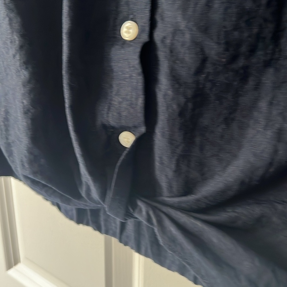 Old Navy Dark Blue Sleeveless Linen Blend Twist Hem Button-Up Shirt - Picture 4 of 6
